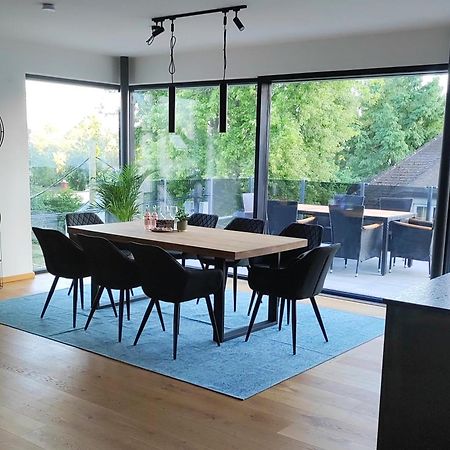 Luxurioeses Penthouse Mit Blick Auf Die Uno-City Und Dem Kaiserwasser. 3Schlafzimmer, 2 Baeder, Privat Lift Ins Apartment Bécs Kültér fotó